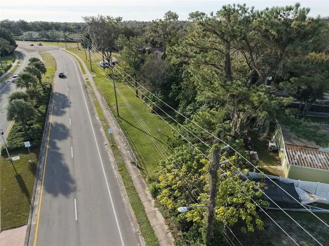 a view of a tennis court