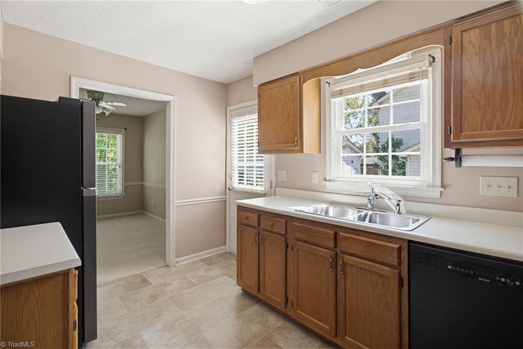4710 Eagle Rock Road Greensboro, NC 27410 - Photo 14 of 36