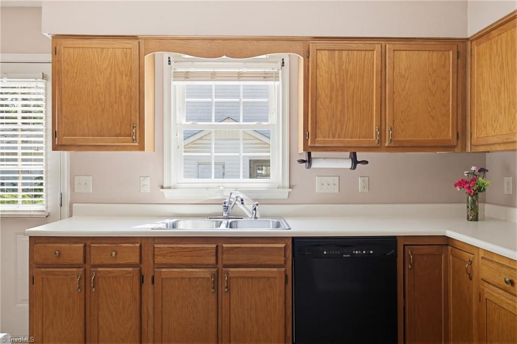 4710 Eagle Rock Road Greensboro, NC 27410 - Photo 15 of 36