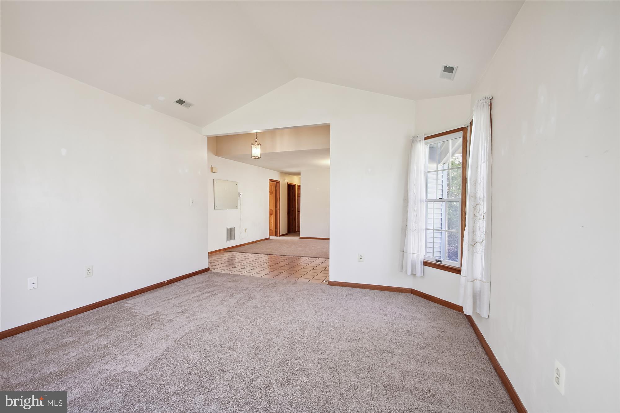 530 Coover Road Annapolis, MD 21401 - Photo 11 of 36 Living Room