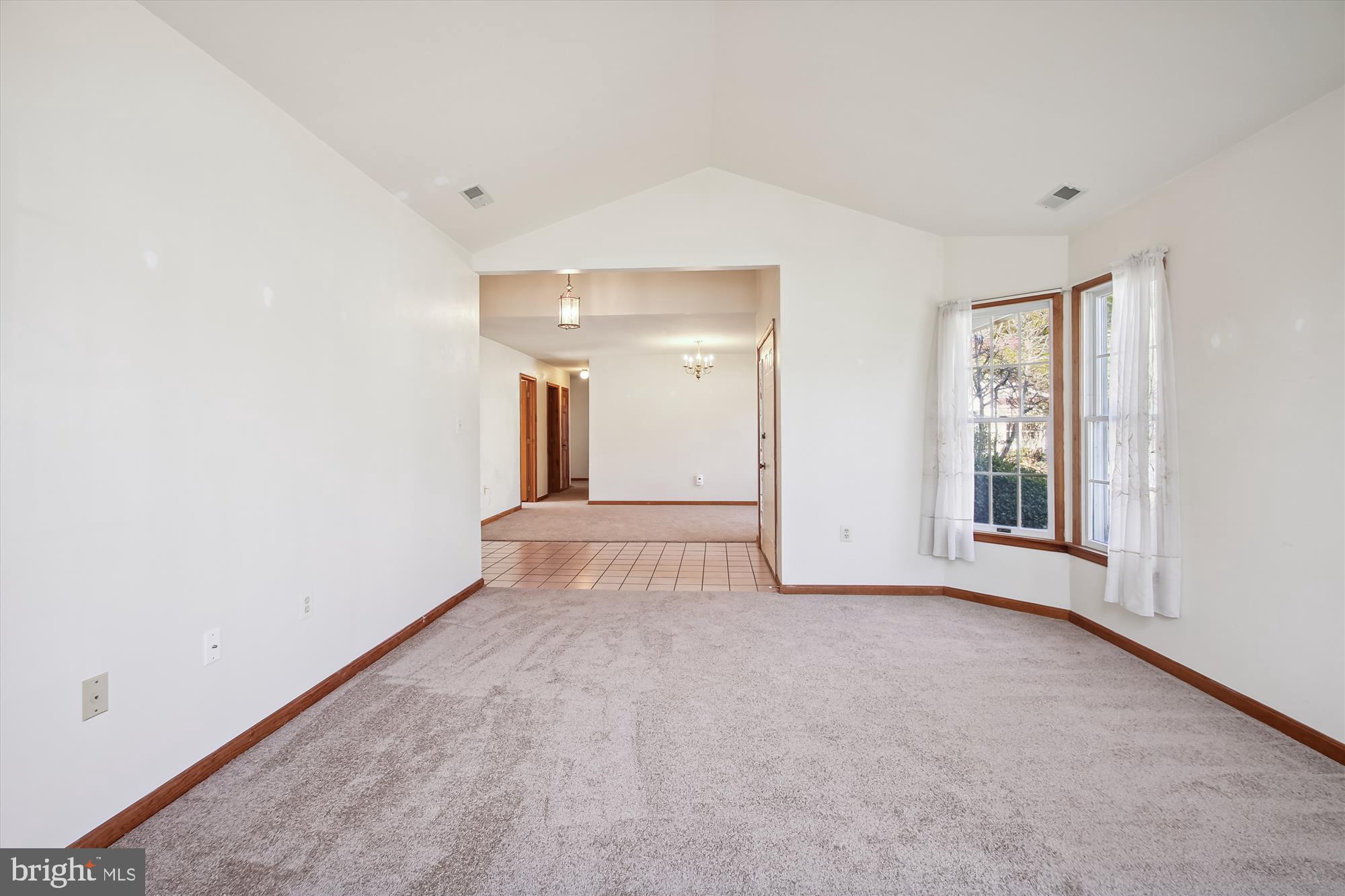 530 Coover Road Annapolis, MD 21401 - Photo 12 of 36 Living Room