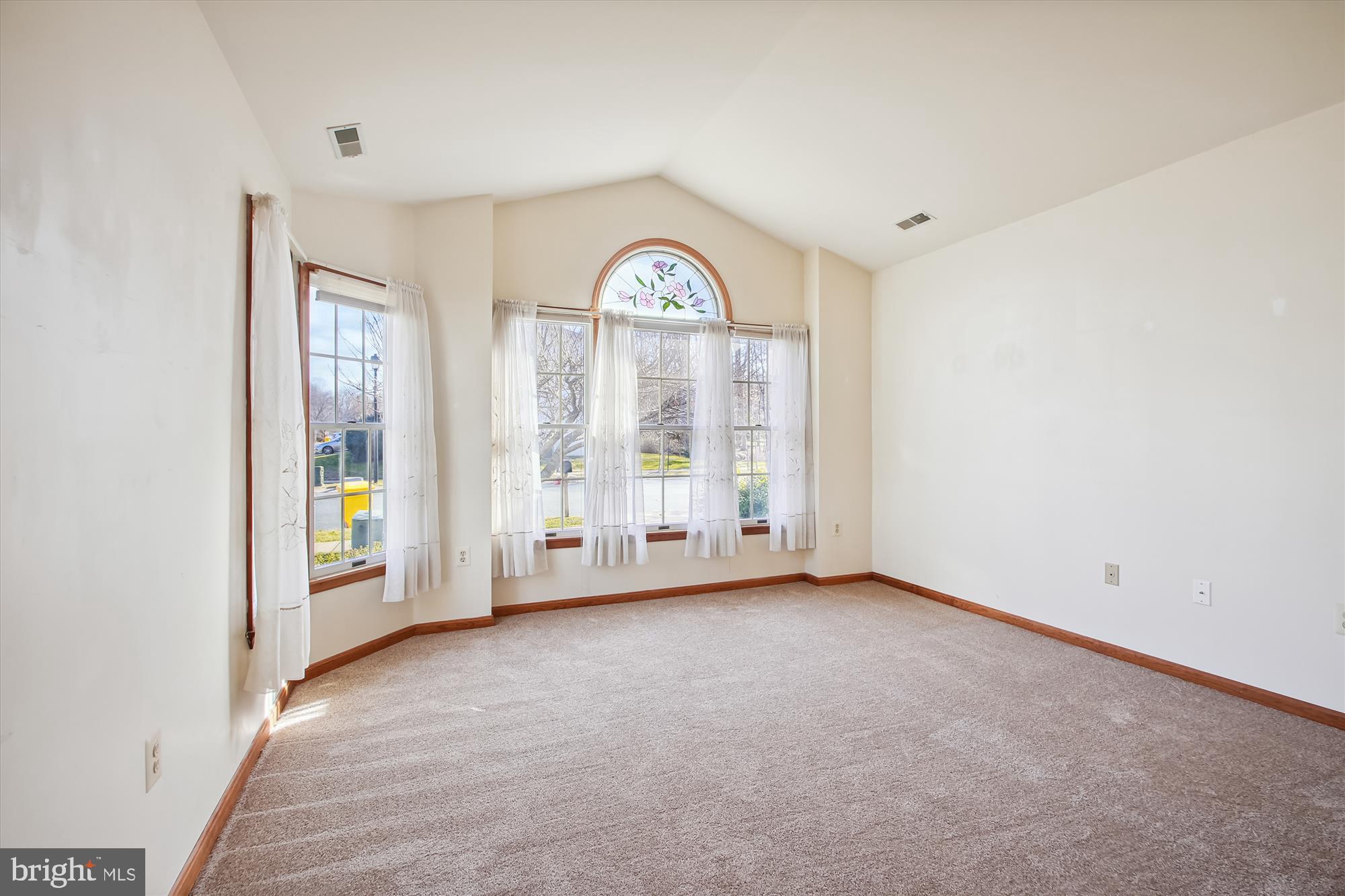 530 Coover Road Annapolis, MD 21401 - Photo 10 of 36 Living Room