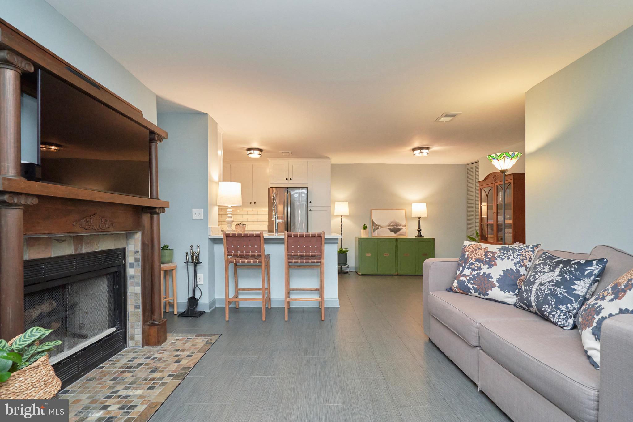 11703 Summerchase Circle Reston, VA 20194 - Photo 2 of 33 Renovated and move in ready!