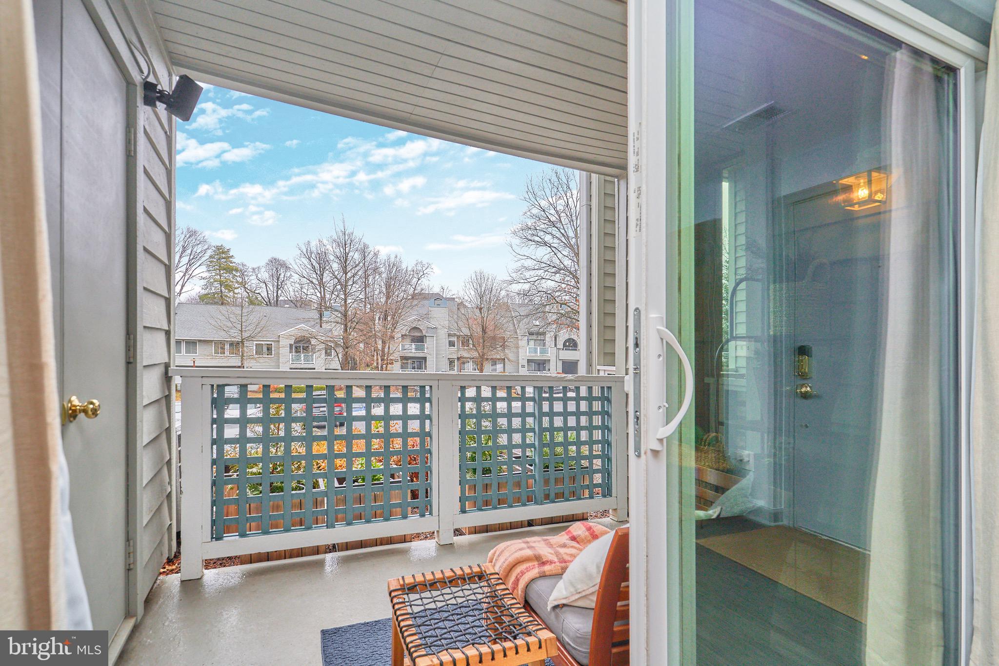 11703 Summerchase Circle Reston, VA 20194 - Photo 28 of 33 Lovely private outdoor dining space