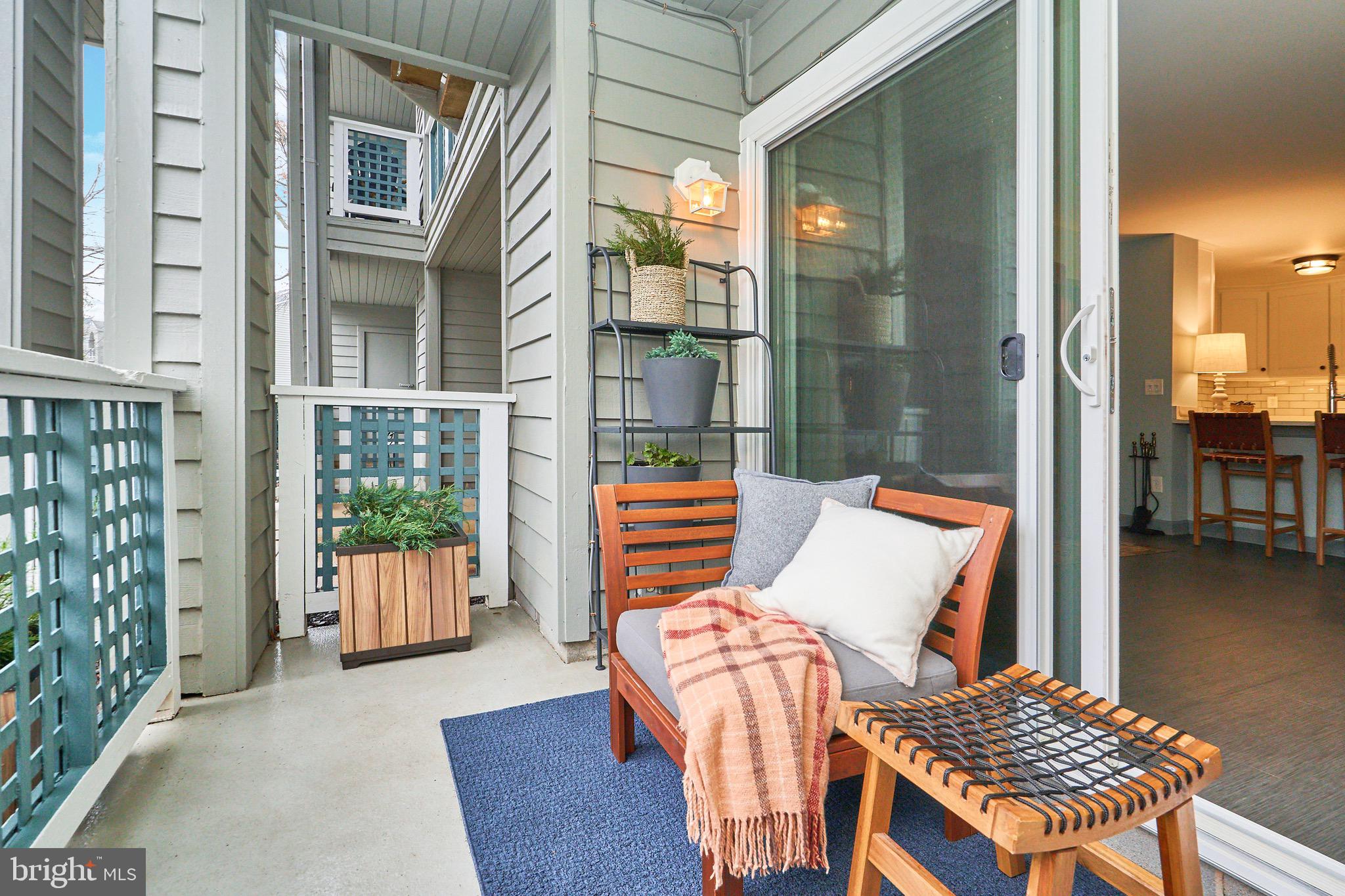 11703 Summerchase Circle Reston, VA 20194 - Photo 30 of 33 Potted plants, relaxing, enjoy extended space