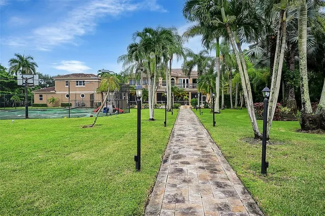 $8,500 | 4200 Coral Hills Drive, Coral Springs, FL 33065