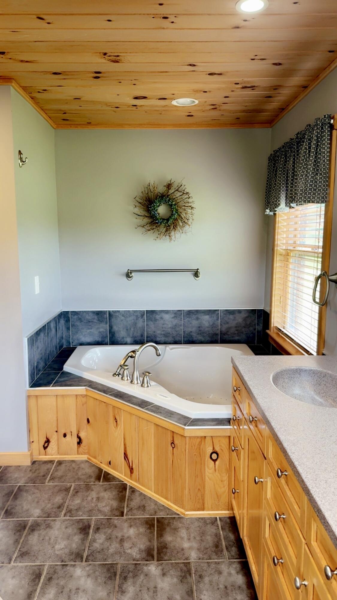 422 Champlain Street Van Buren, ME 04785 - Photo 49 of 100 IMG_1774