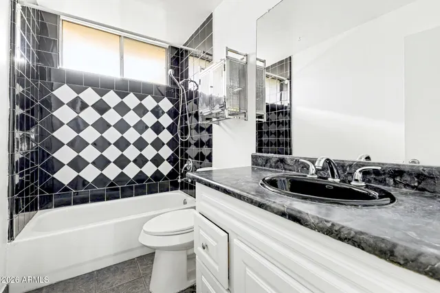 $1,700 | 6767 North 7th Street, Unit 217, Phoenix, AZ 85014