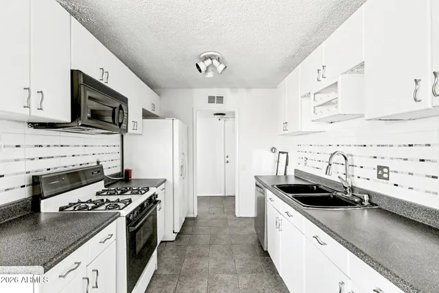 $1,700 | 6767 North 7th Street, Unit 217, Phoenix, AZ 85014