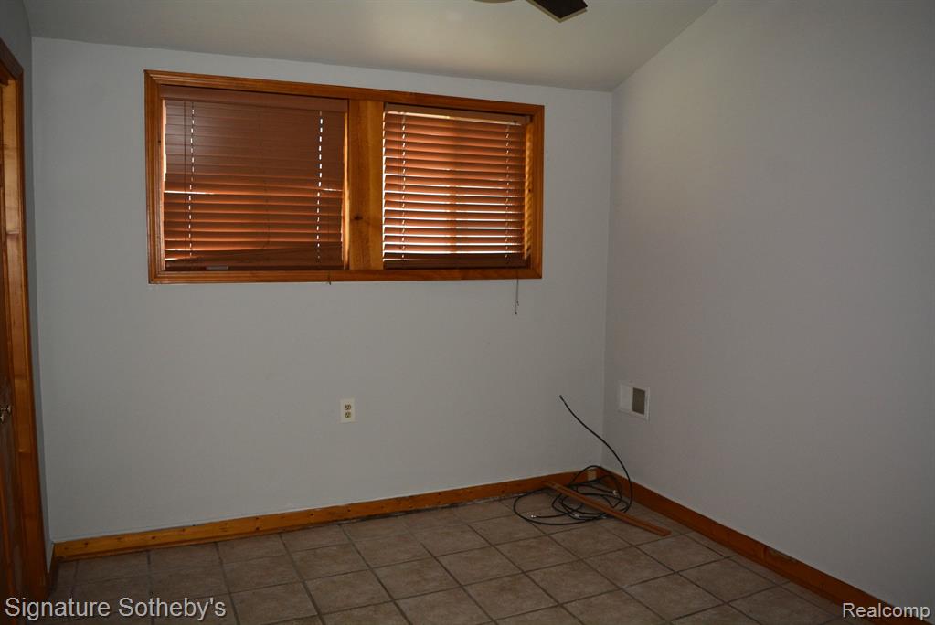 27360 Ridgewood Street Roseville, MI 48066 - Photo 14 of 32