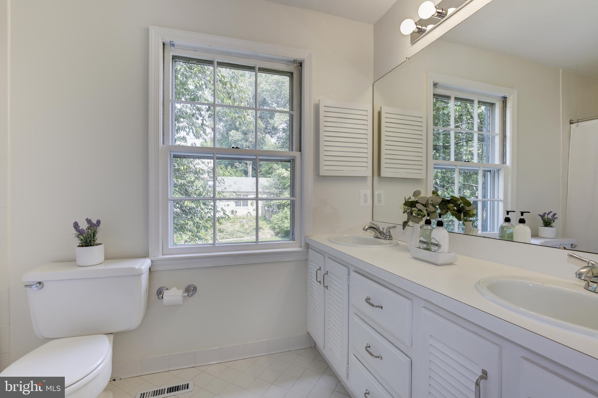 4610 Tournay Road Bethesda, MD 20816 - Photo 44 of 82 Upstairs Hall Bathroom