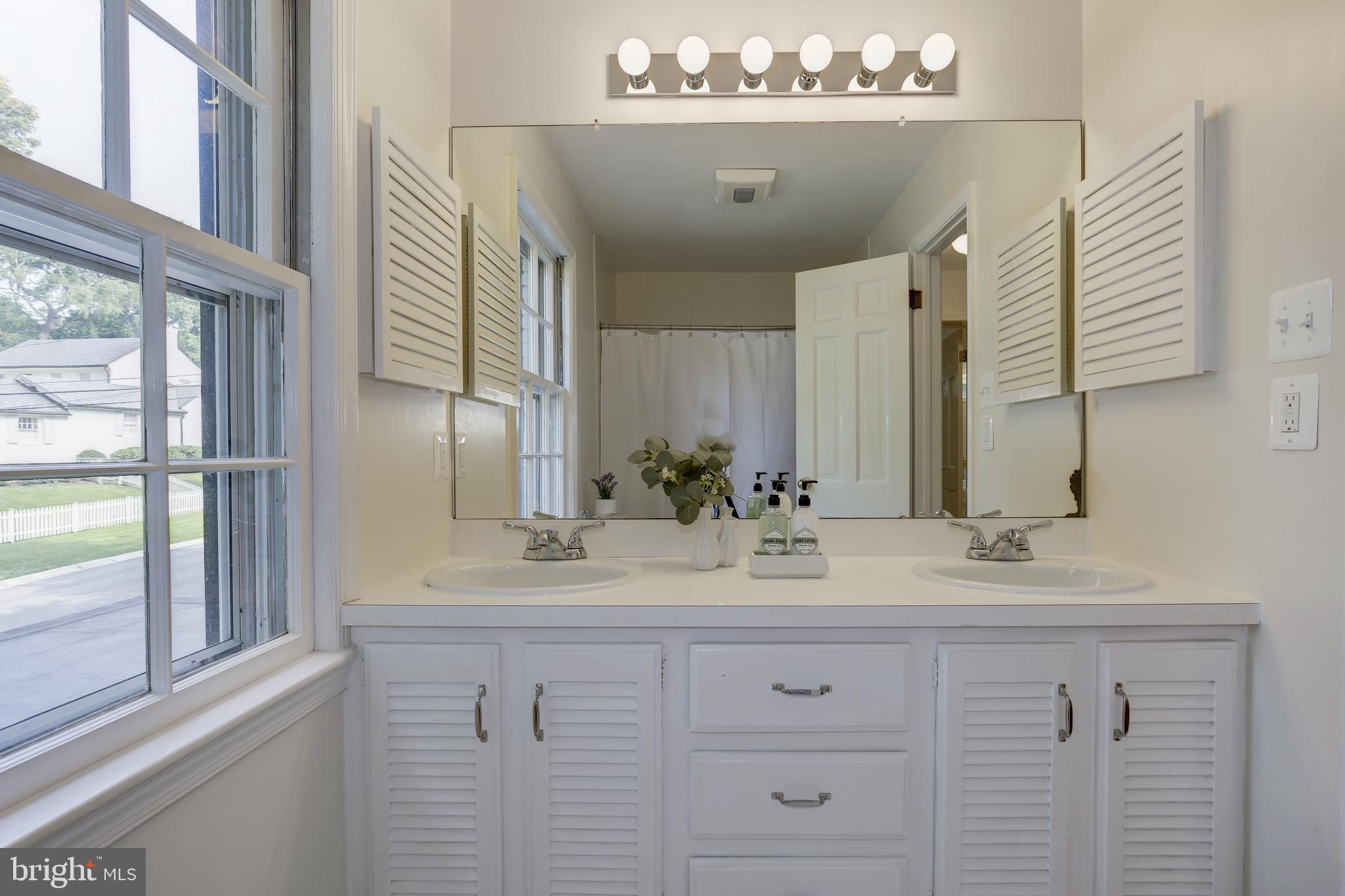 4610 Tournay Road Bethesda, MD 20816 - Photo 45 of 82 Bathroom