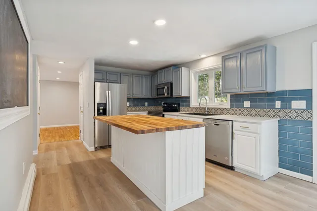 $589,900 | 16 Captain Danforth Lane, Amherst, NH 03031