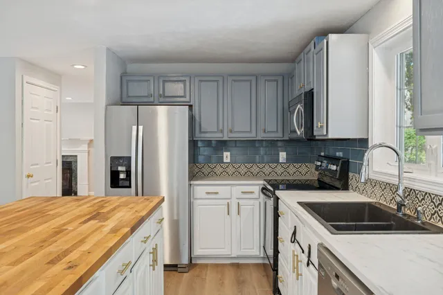 $589,900 | 16 Captain Danforth Lane, Amherst, NH 03031