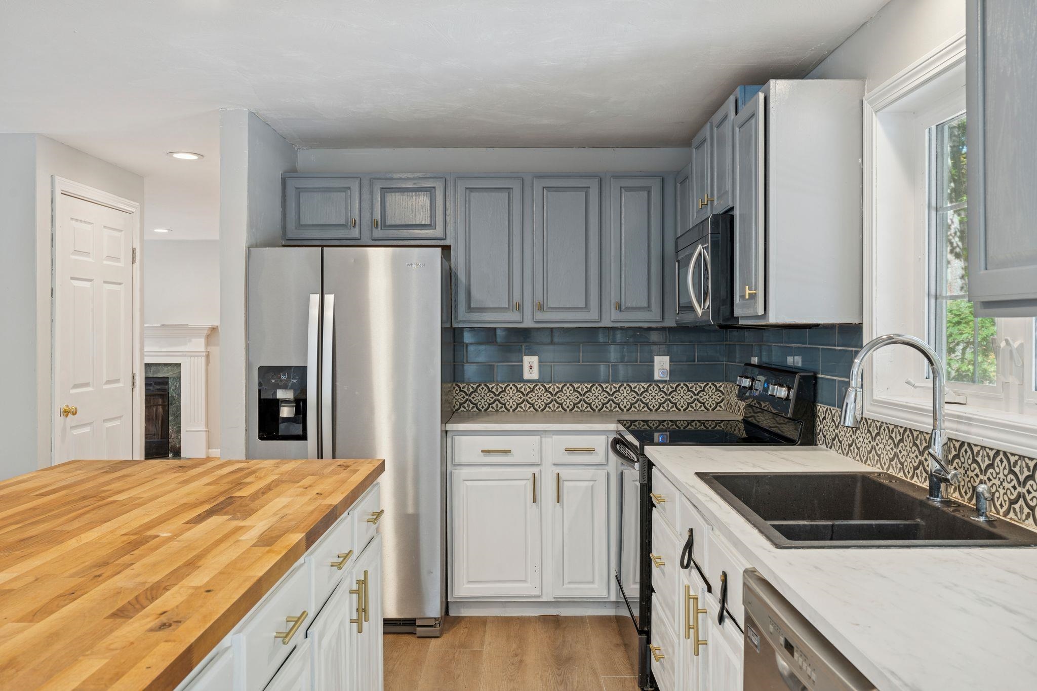 16 Captain Danforth Lane Amherst, NH 03031 - Photo 7 of 30