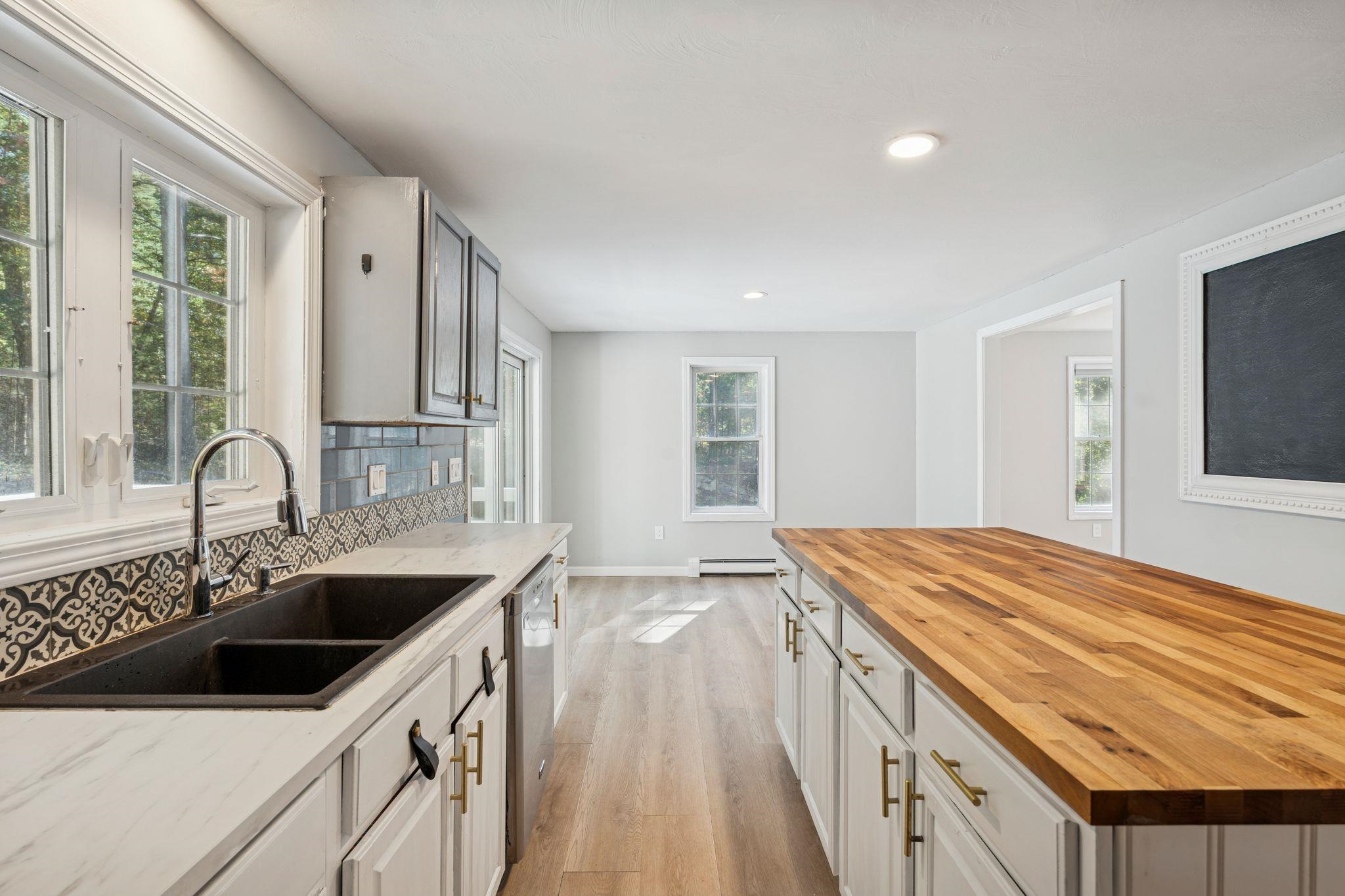 16 Captain Danforth Lane Amherst, NH 03031 - Photo 9 of 30