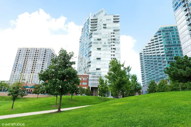 $25,000 | 510 West Erie Street, Unit P207, Chicago, IL 60654