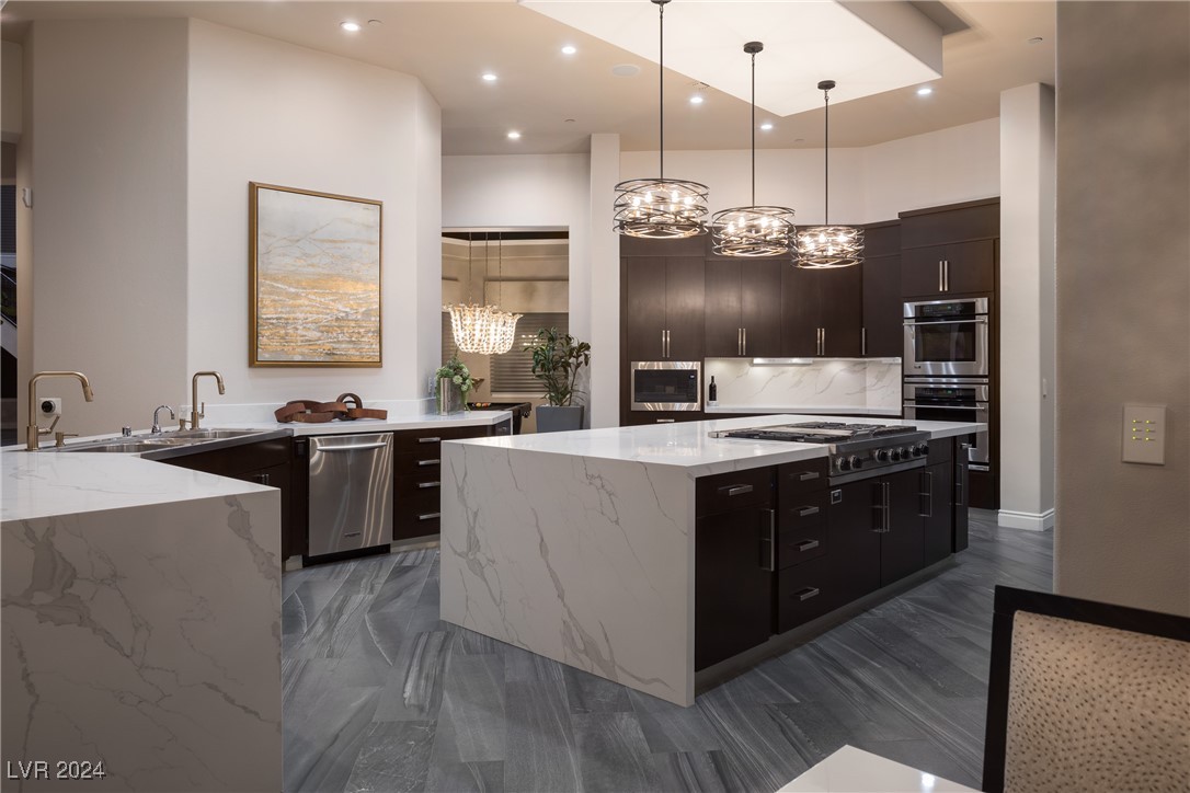 633 St Croix Street Henderson, NV 89012 - Photo 13 of 68 Kitchen