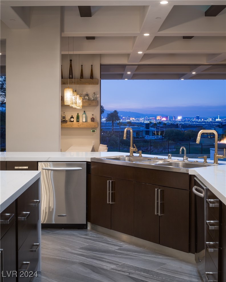 633 St Croix Street Henderson, NV 89012 - Photo 14 of 68 Bar