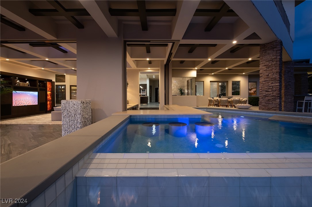 633 St Croix Street Henderson, NV 89012 - Photo 17 of 68 Swimming pool