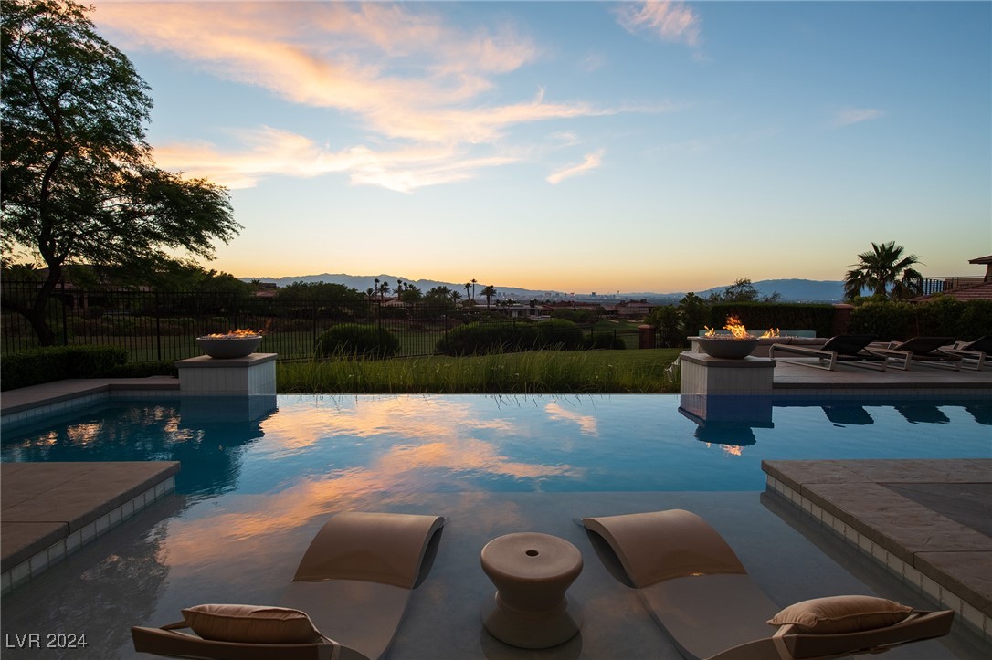 633 St Croix Street Henderson, NV 89012 - Photo 20 of 68 Swimming pool