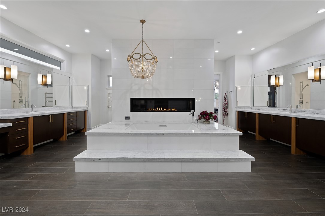 633 St Croix Street Henderson, NV 89012 - Photo 31 of 68 Master bathroom