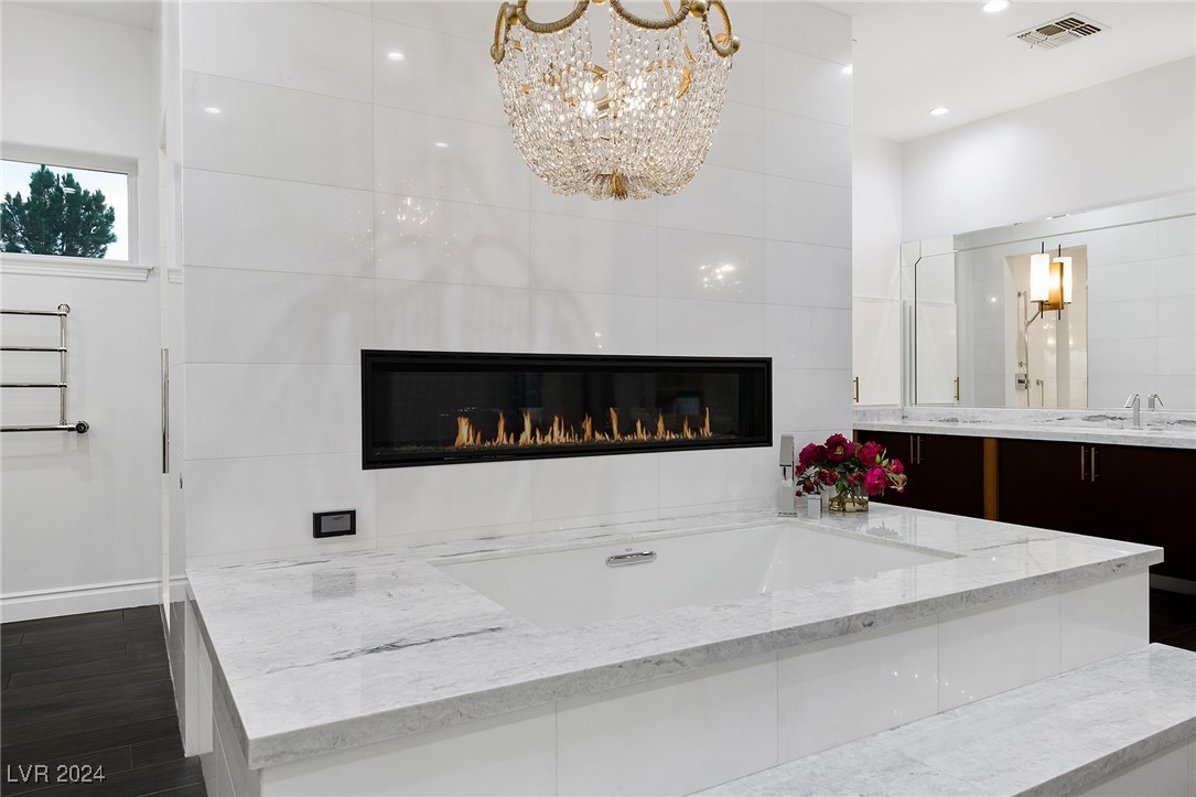 633 St Croix Street Henderson, NV 89012 - Photo 42 of 68 Master bathroom