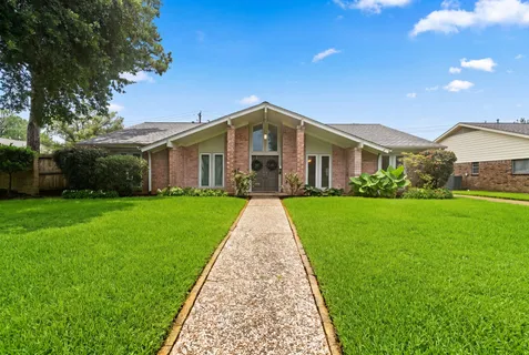 $575,000 | 10735 Cedar Creek Drive, Houston, TX 77042