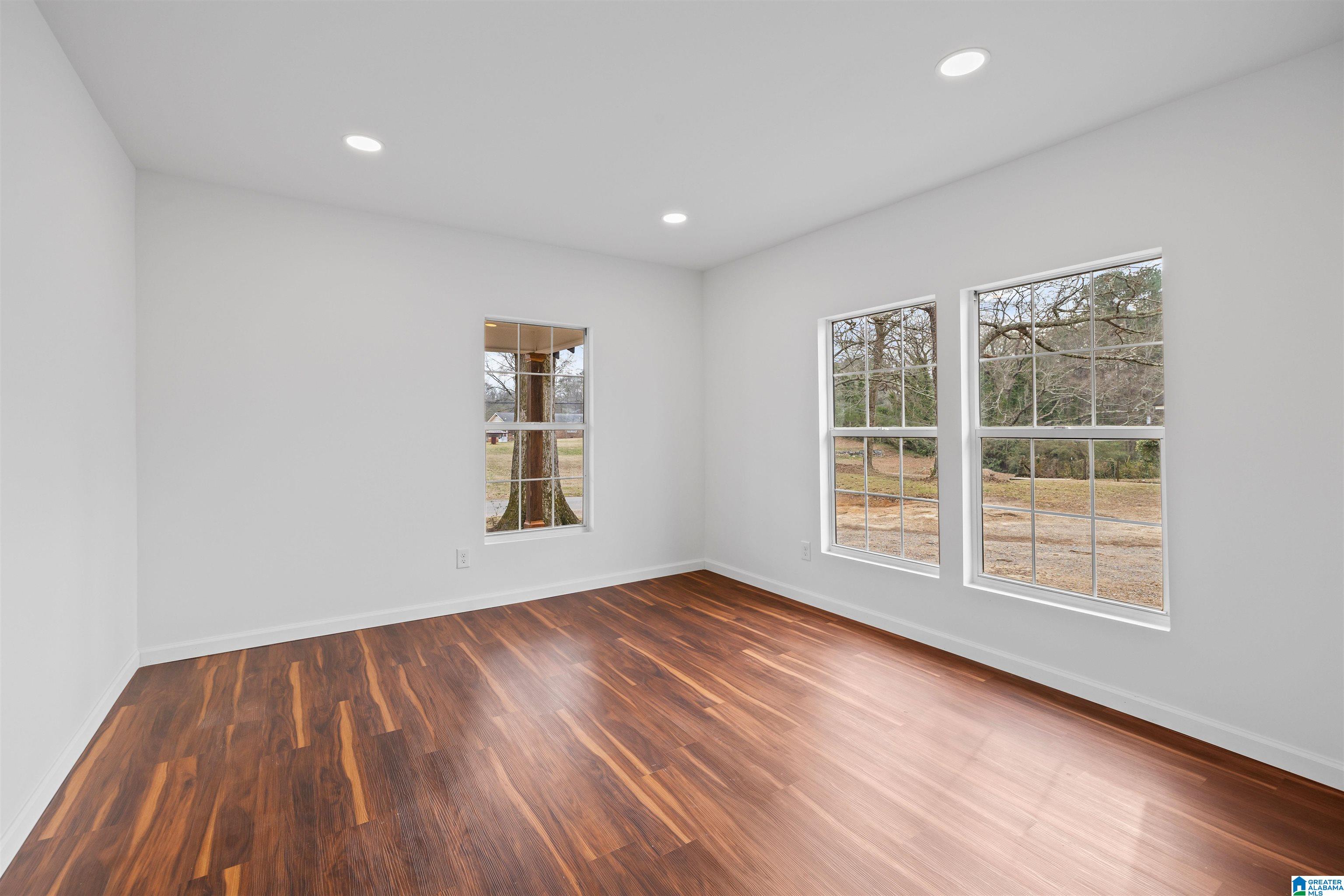 306 Adams Avenue West Oneonta, AL 35121 - Photo 17 of 24