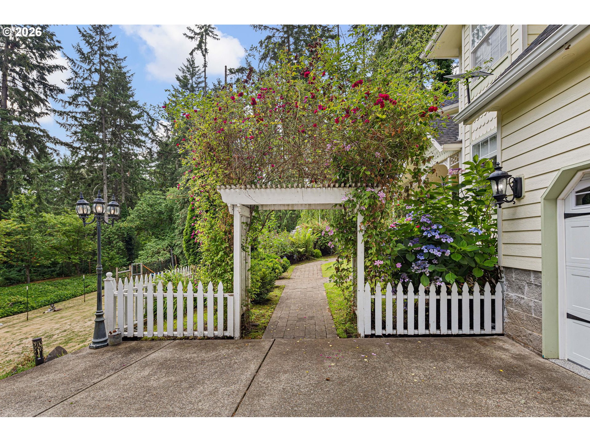 85574 Svarverud Road Eugene, OR 97405 - Photo 8 of 48