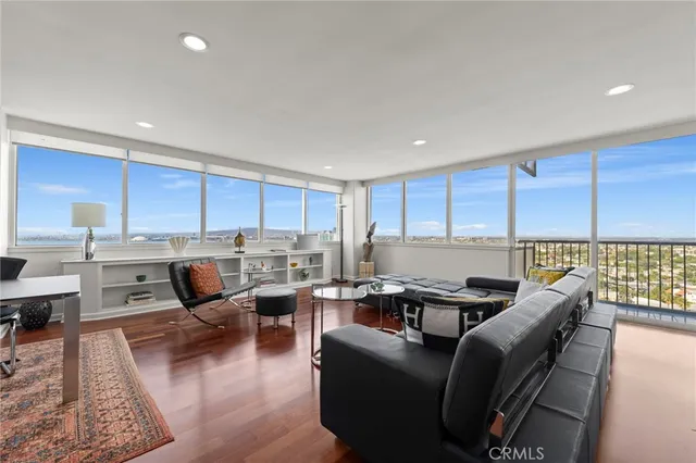 $999,000 | 2999 East Ocean Boulevard, Unit 1730, Long Beach, CA 90803