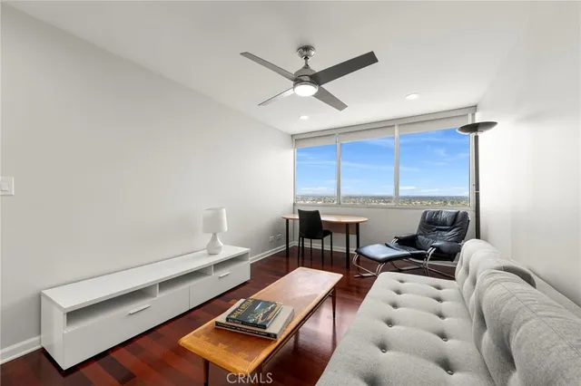 $999,000 | 2999 East Ocean Boulevard, Unit 1730, Long Beach, CA 90803