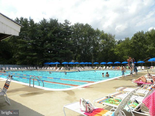7605 Hayfield Road Alexandria, VA 22315 - Photo 15 of 21 Swim Club