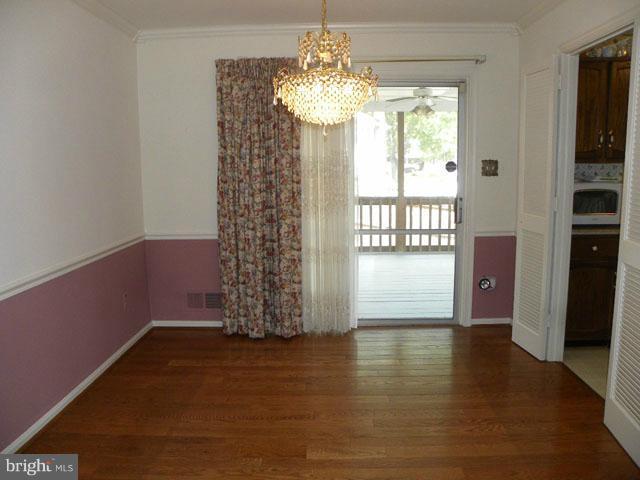 7605 Hayfield Road Alexandria, VA 22315 - Photo 6 of 21 Dining Room