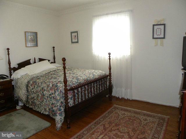 7605 Hayfield Road Alexandria, VA 22315 - Photo 8 of 21 Master Bedroom