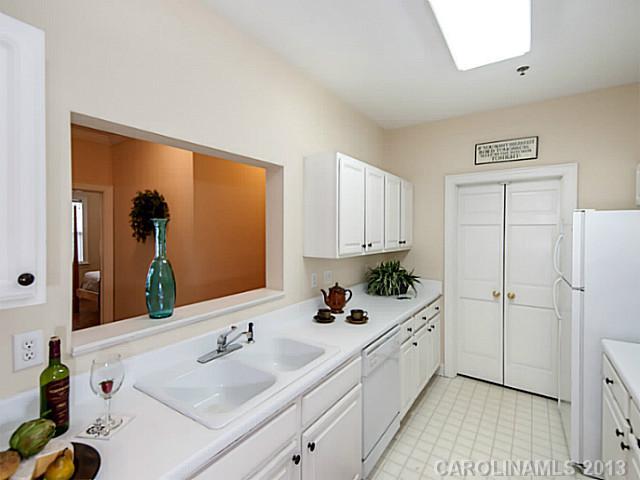5609 Fairview Road, Unit 4 Charlotte, NC 28209 - Photo 5 of 16 Gallery Image 5