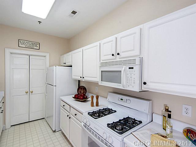 5609 Fairview Road, Unit 4 Charlotte, NC 28209 - Photo 6 of 16 Gallery Image 6