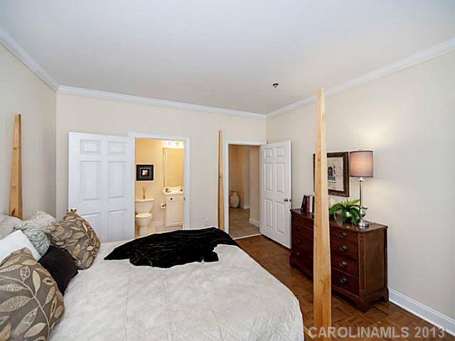 5609 Fairview Road, Unit 4 Charlotte, NC 28209 - Photo 10 of 16 Gallery Image 10