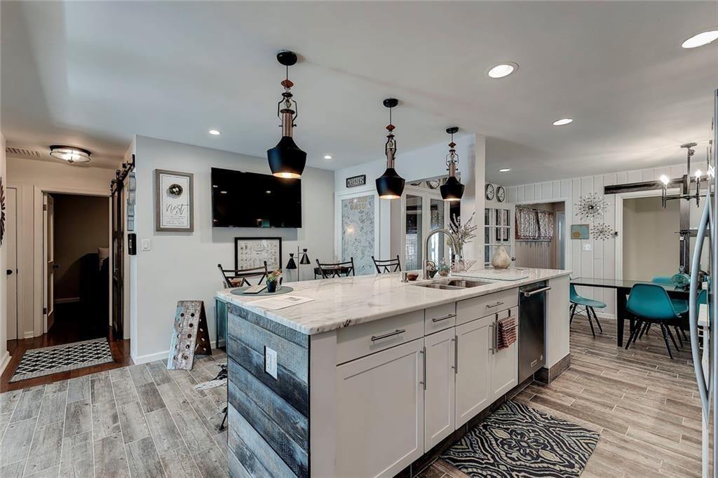 318 South Carr Road Plainfield, IN 46168 - Photo 9 of 25 Gallery Image 9