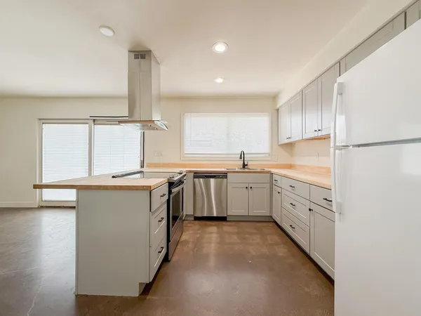 $1,695 | 4440 West Solano Drive North, Glendale, AZ 85301