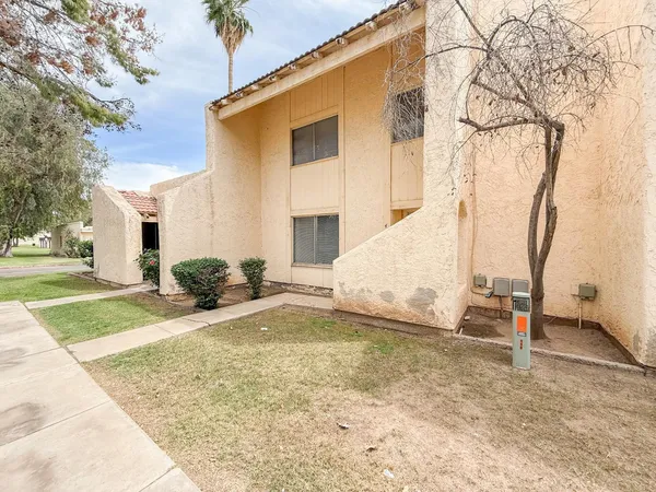 $1,695 | 4440 West Solano Drive North, Glendale, AZ 85301