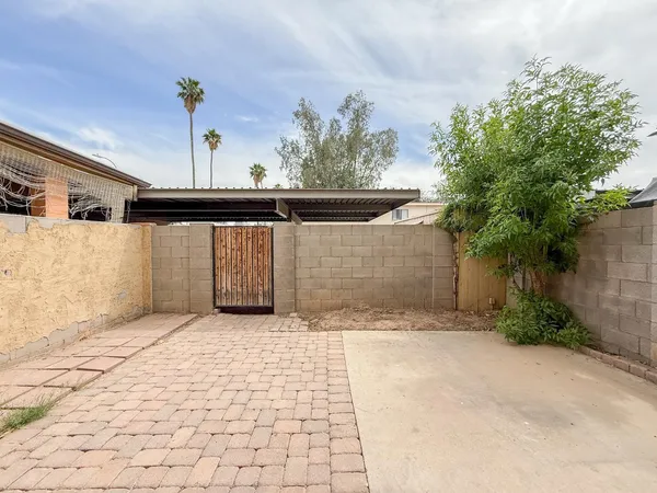 $1,695 | 4440 West Solano Drive North, Glendale, AZ 85301