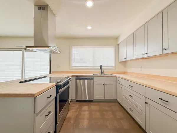 $1,695 | 4440 West Solano Drive North, Glendale, AZ 85301