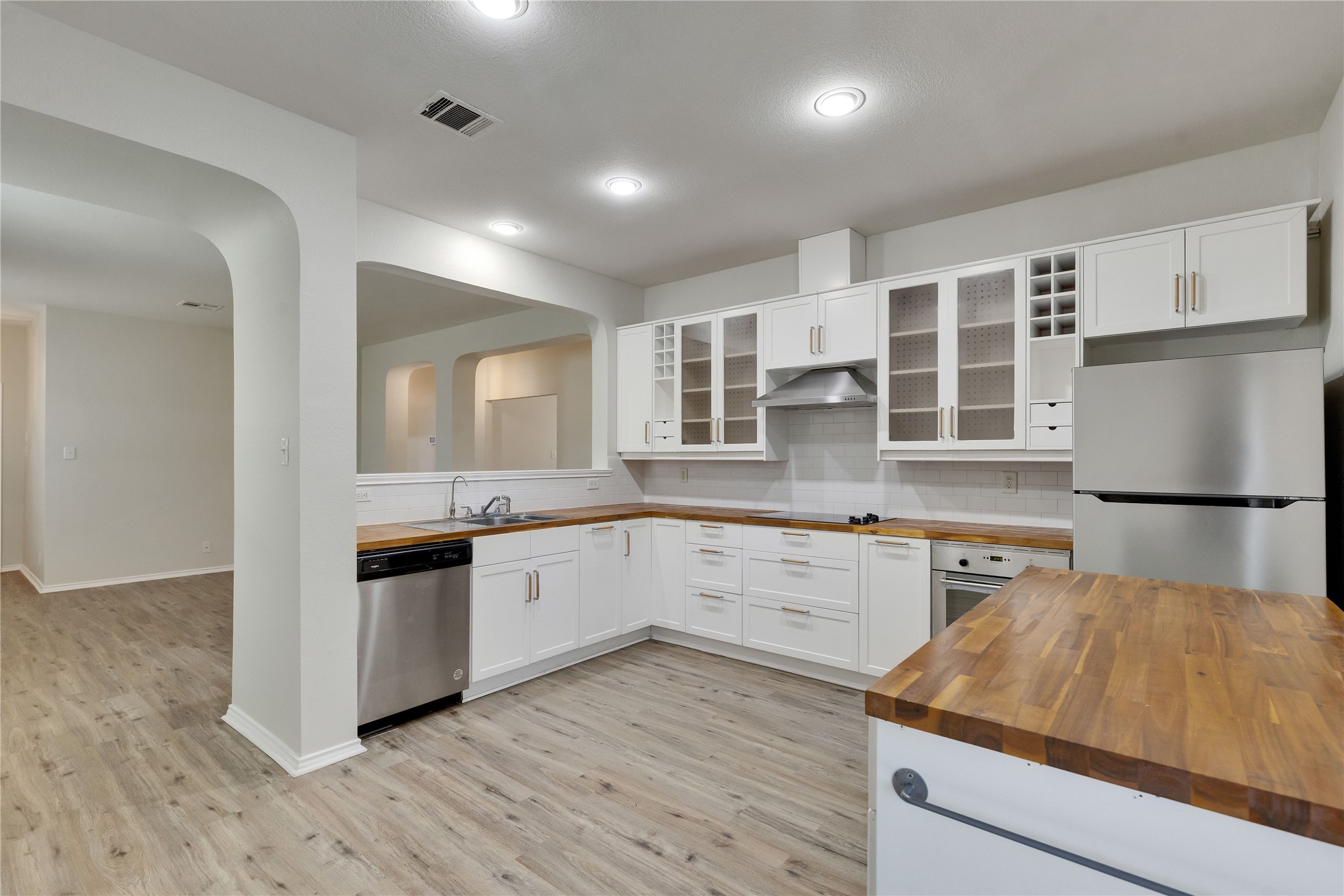 521 New Country Road Kyle, TX 78640 - Photo 5 of 37 Gallery Image 5