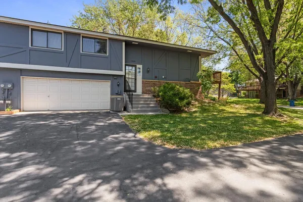 $264,900 | 13656 74th Place North, Maple Grove, MN 55311