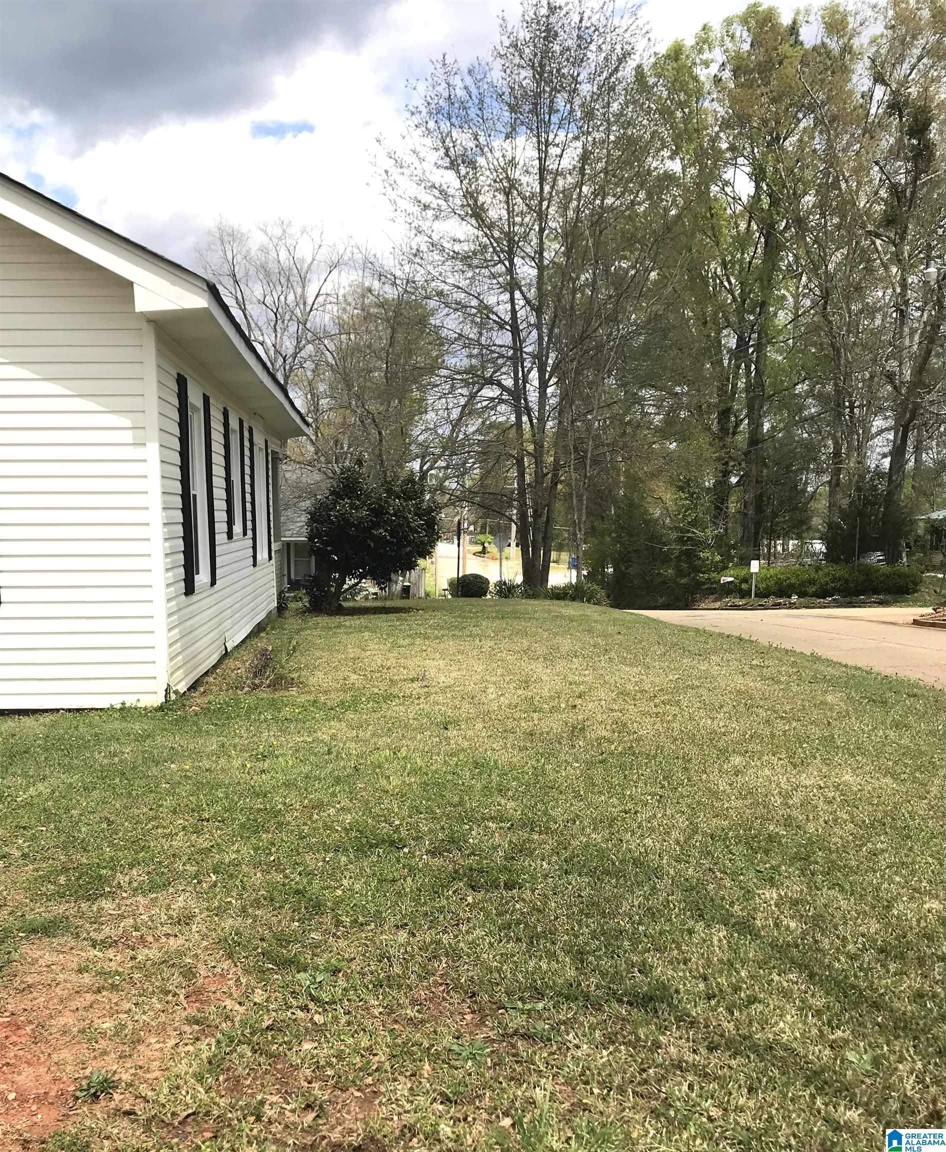 211 East Spring Street Sylacauga, AL 35150 - Photo 9 of 23