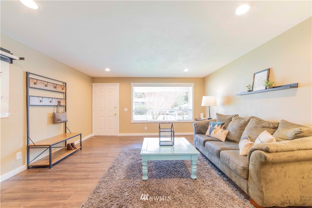 17124 26th Avenue Southeast Bothell, WA 98012 - Photo 3 of 13