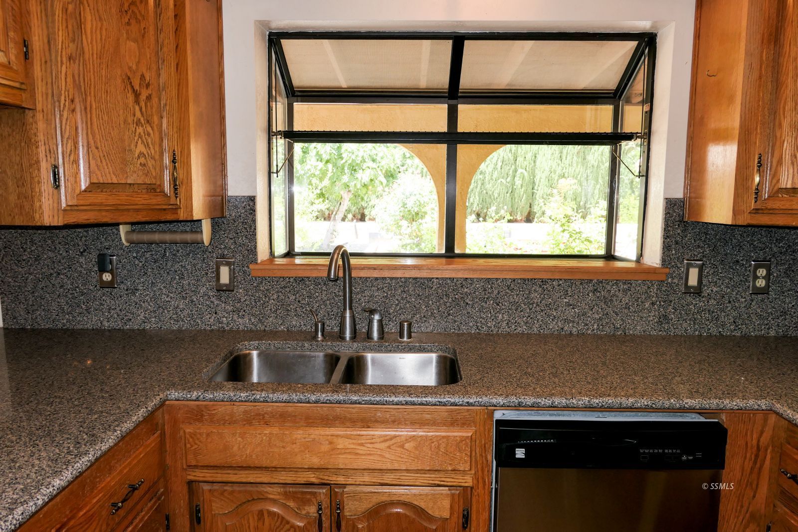 1051 North Inyo Street Ridgecrest, CA 93555 - Photo 16 of 50