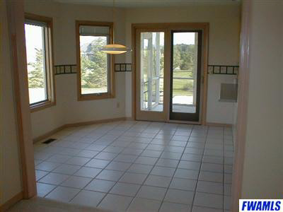 202 Hunters Ridge Auburn, IN 46706 - Photo 4 of 12 Gallery Image 4