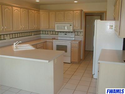 202 Hunters Ridge Auburn, IN 46706 - Photo 5 of 12 Gallery Image 5